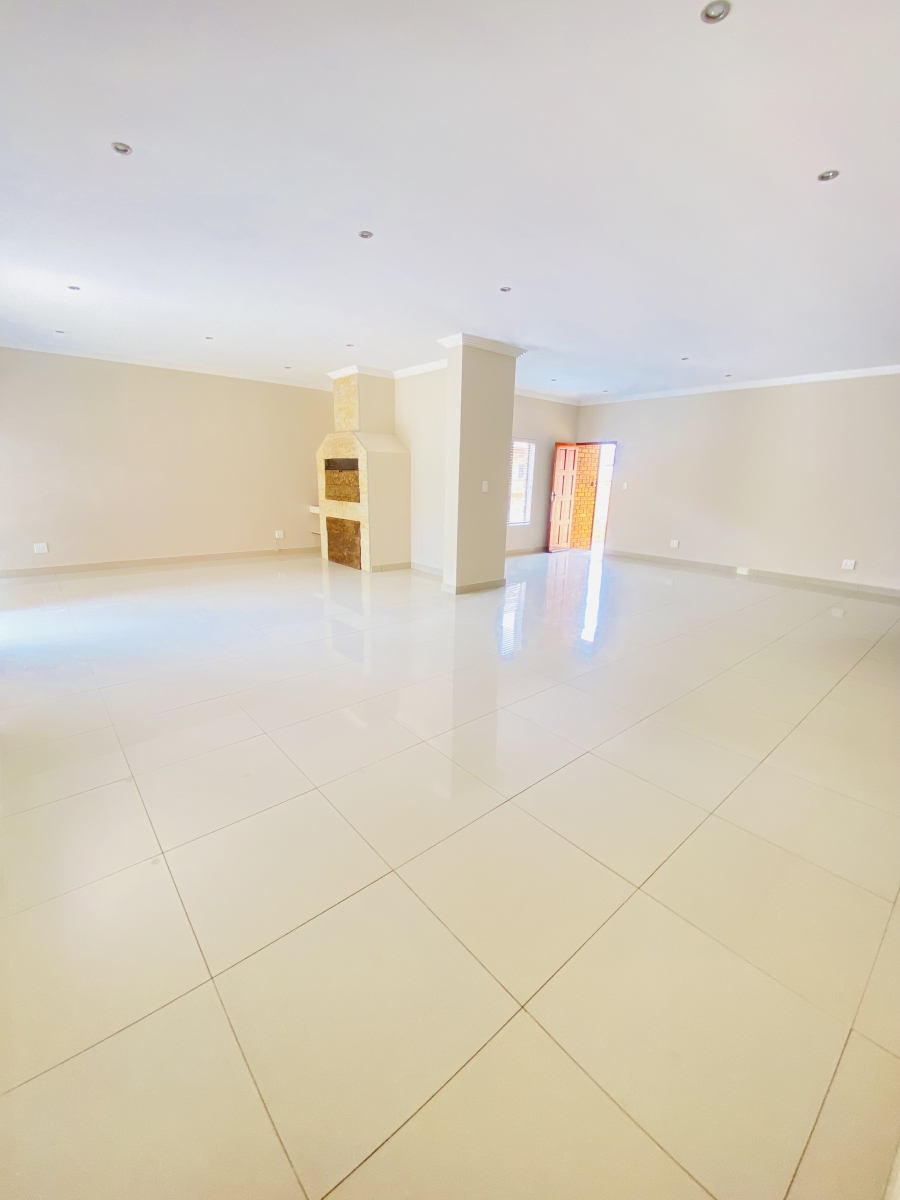 3 Bedroom Property for Sale in New Redruth Gauteng