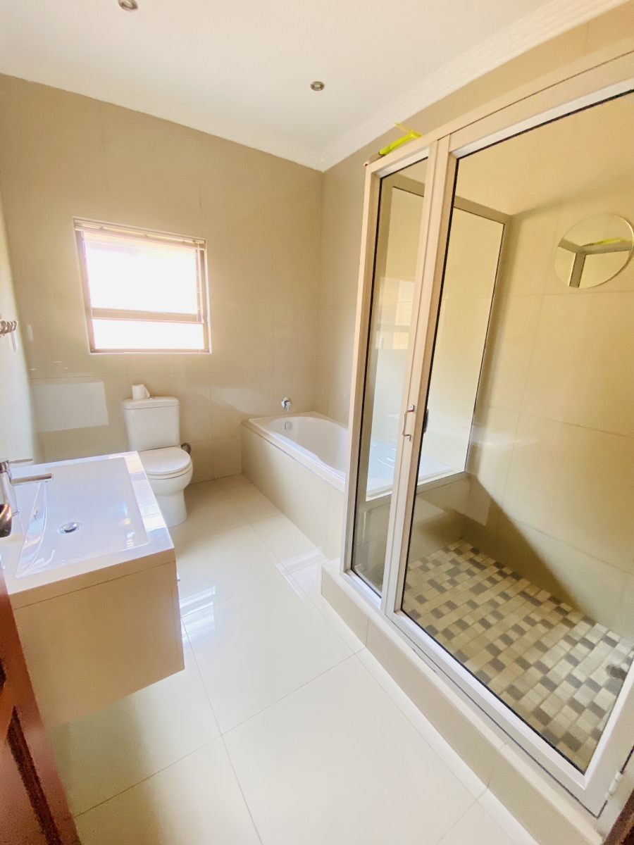 3 Bedroom Property for Sale in New Redruth Gauteng