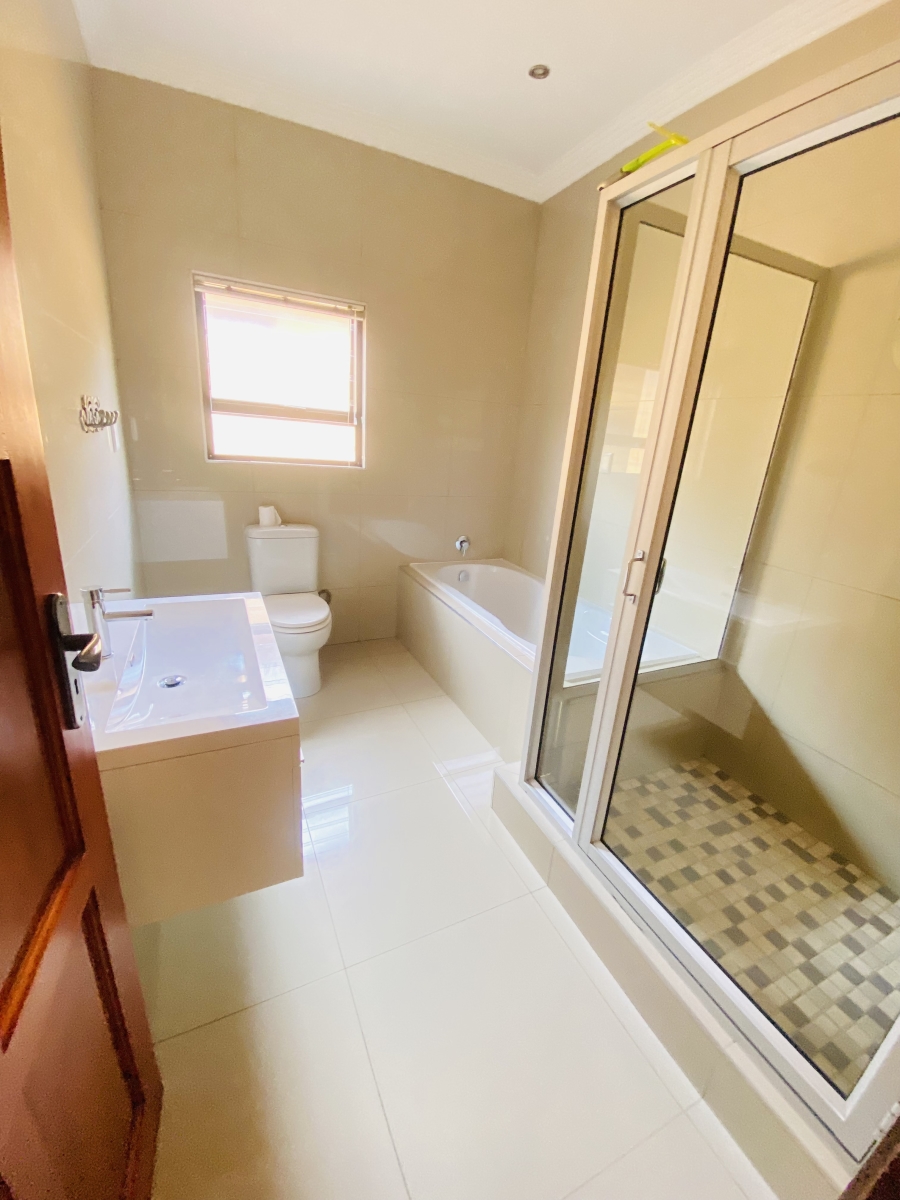 3 Bedroom Property for Sale in New Redruth Gauteng