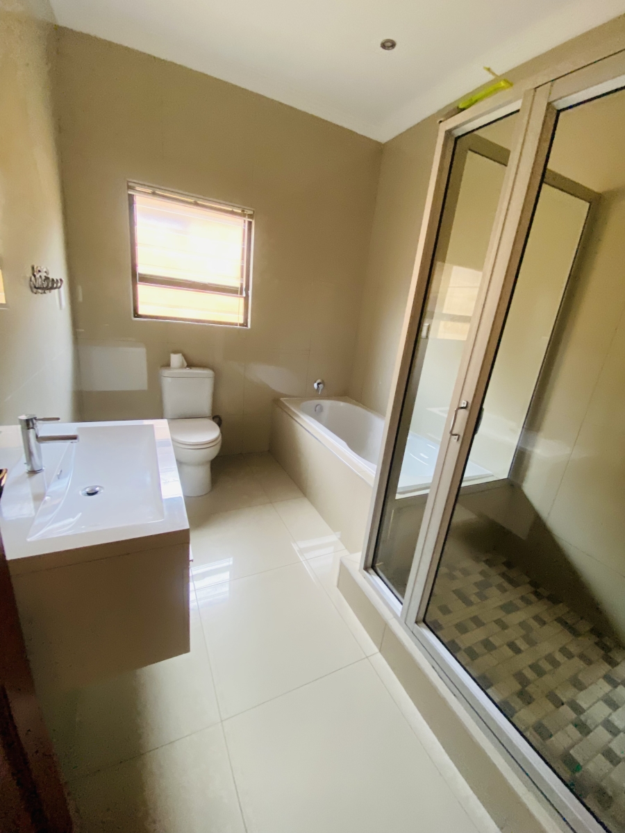 3 Bedroom Property for Sale in New Redruth Gauteng
