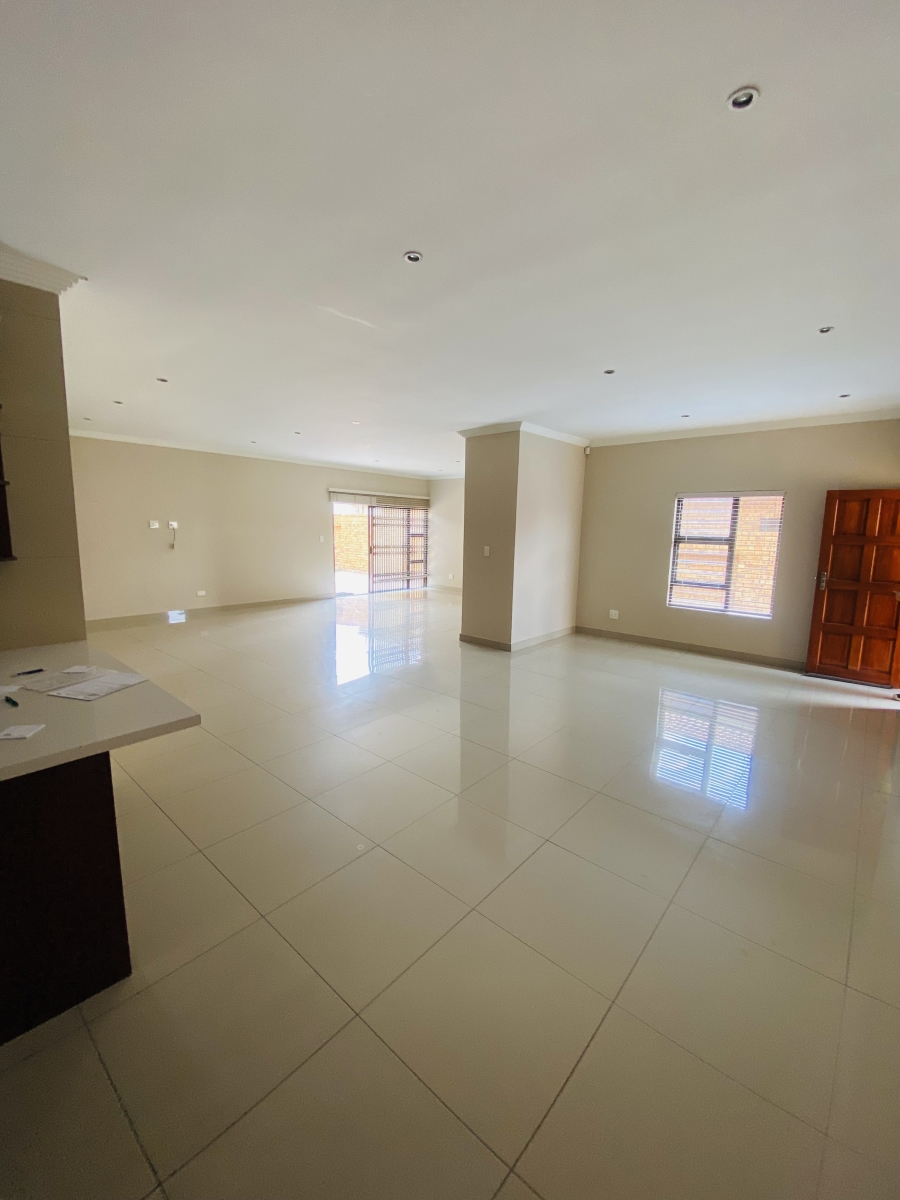 3 Bedroom Property for Sale in New Redruth Gauteng