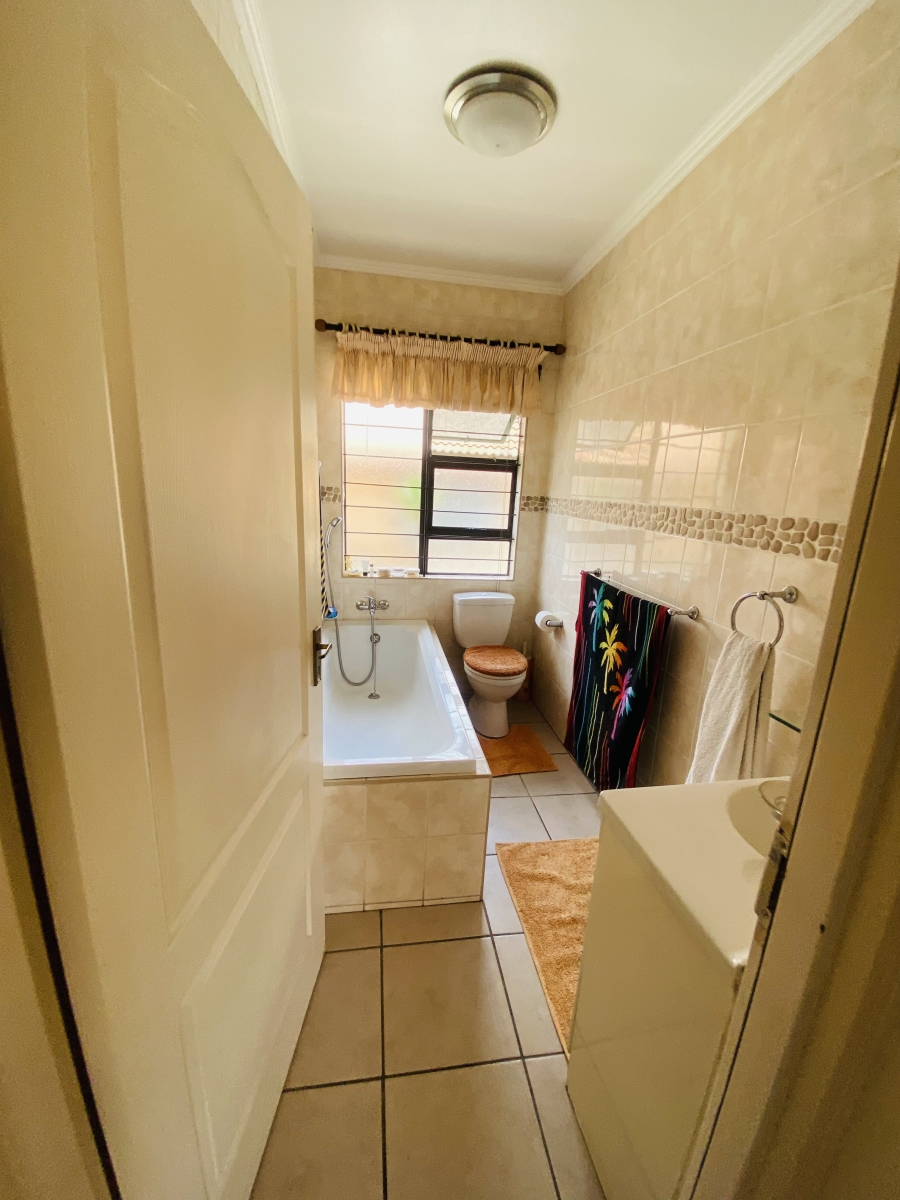 3 Bedroom Property for Sale in New Redruth Gauteng