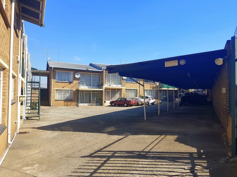 1 Bedroom Property for Sale in South Crest Gauteng