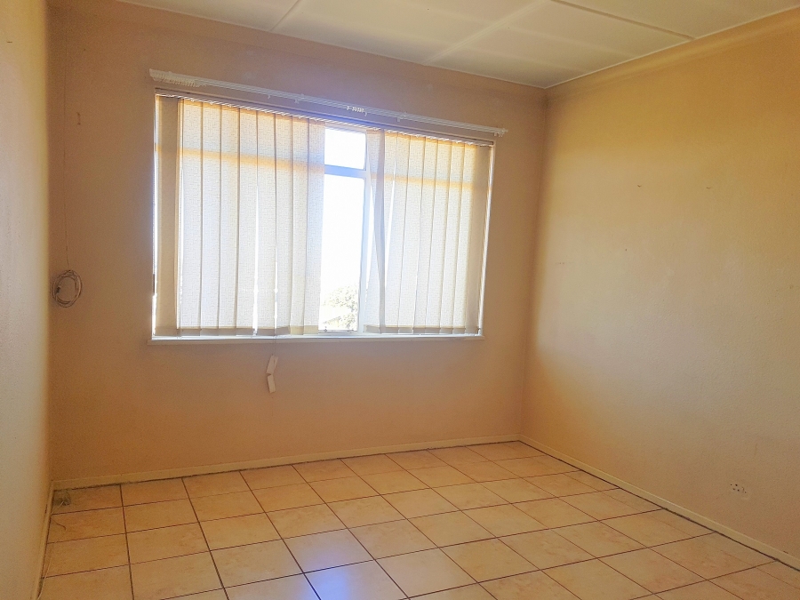 1 Bedroom Property for Sale in South Crest Gauteng