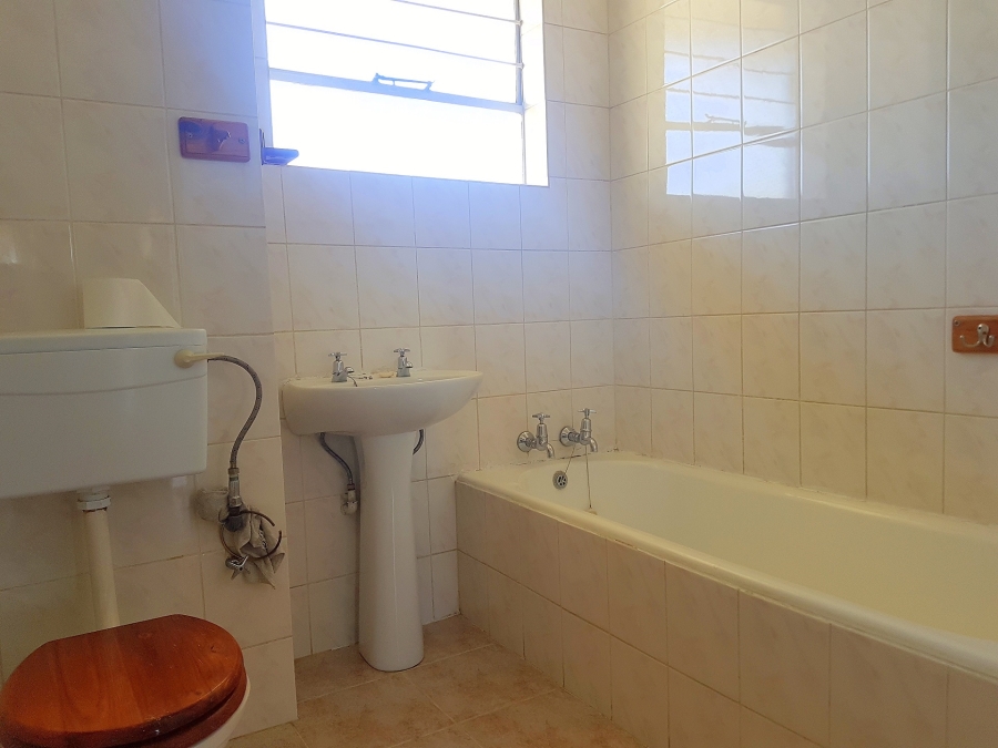 1 Bedroom Property for Sale in South Crest Gauteng