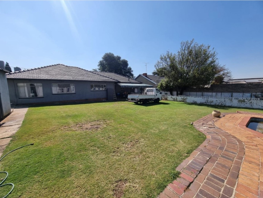 4 Bedroom Property for Sale in Tulisa Park Gauteng