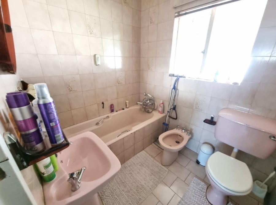 4 Bedroom Property for Sale in Tulisa Park Gauteng