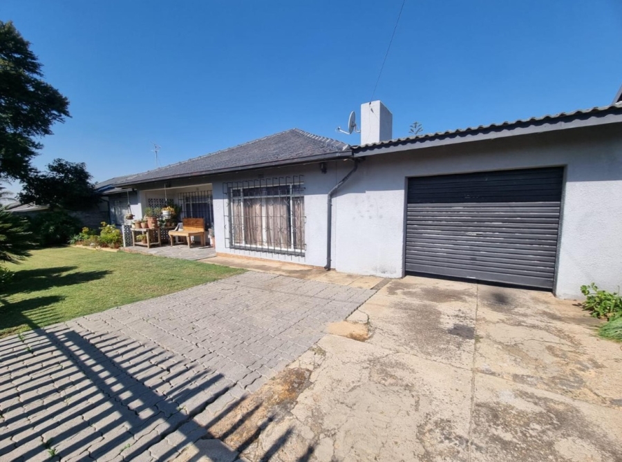 4 Bedroom Property for Sale in Tulisa Park Gauteng