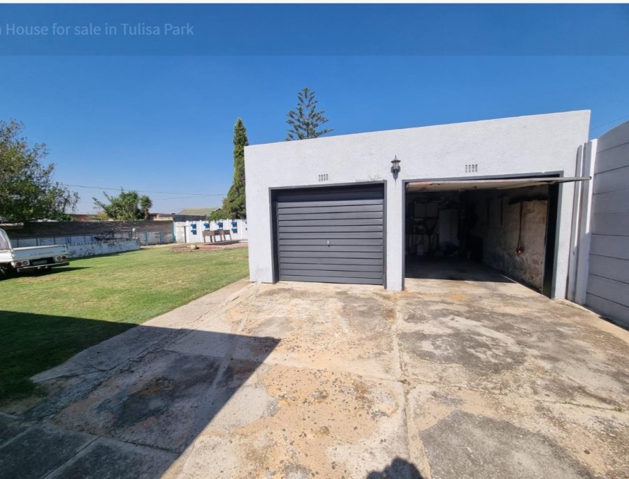 4 Bedroom Property for Sale in Tulisa Park Gauteng