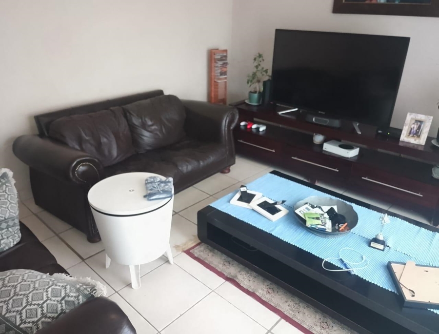To Let 3 Bedroom Property for Rent in Silver Wood Estate Gauteng