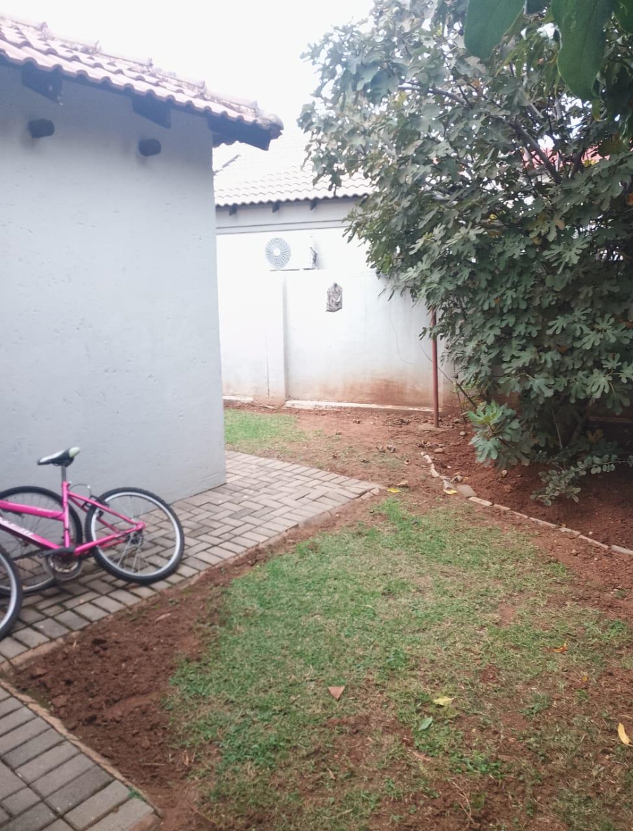 To Let 3 Bedroom Property for Rent in Silver Wood Estate Gauteng