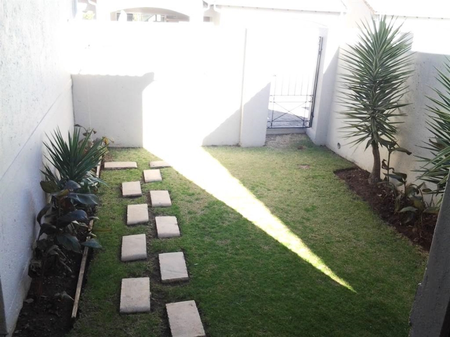 To Let 3 Bedroom Property for Rent in Gallo Manor Gauteng