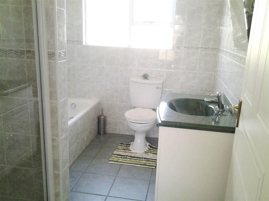 To Let 3 Bedroom Property for Rent in Gallo Manor Gauteng