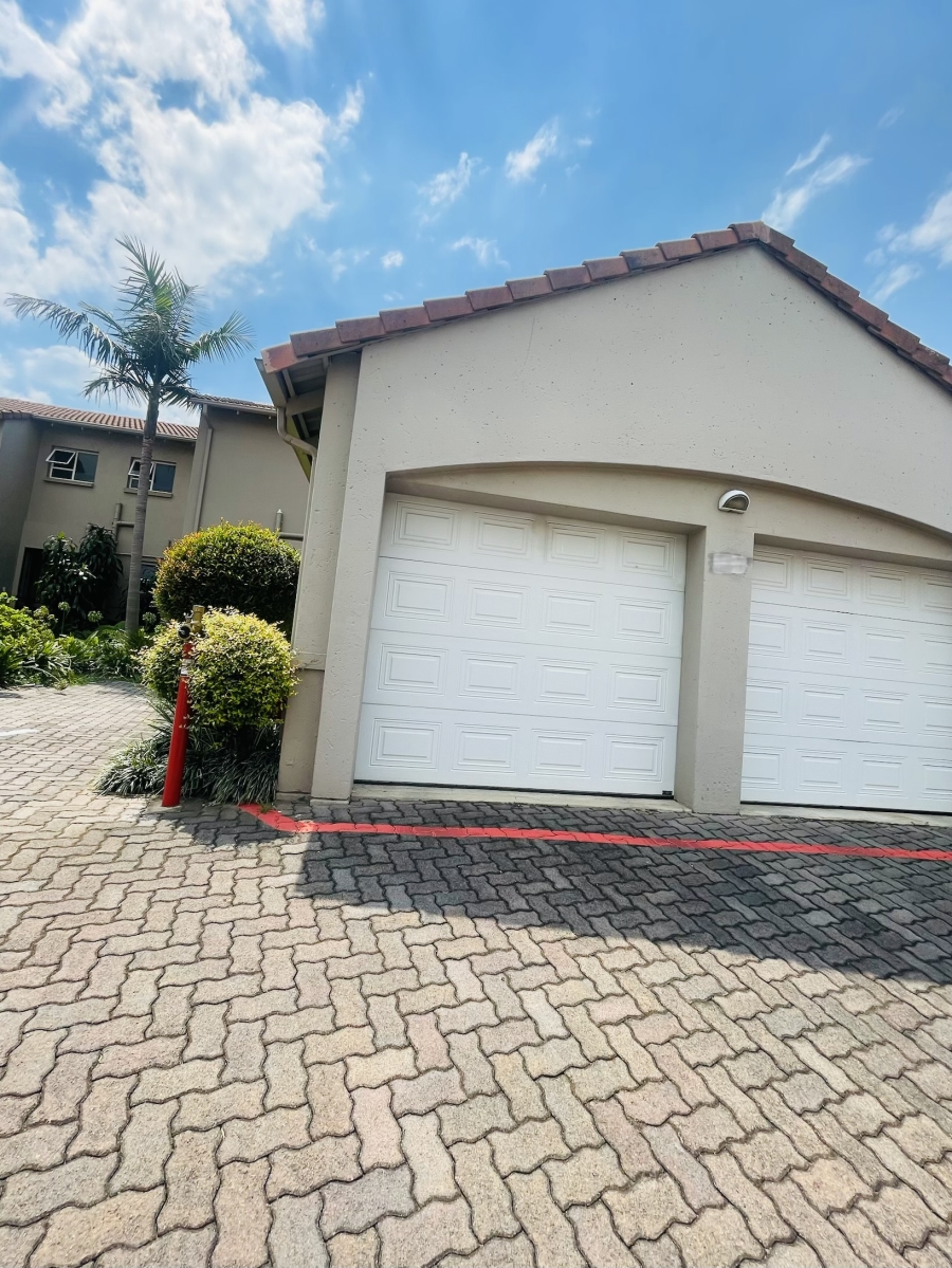 3 Bedroom Property for Sale in Gallo Manor Gauteng