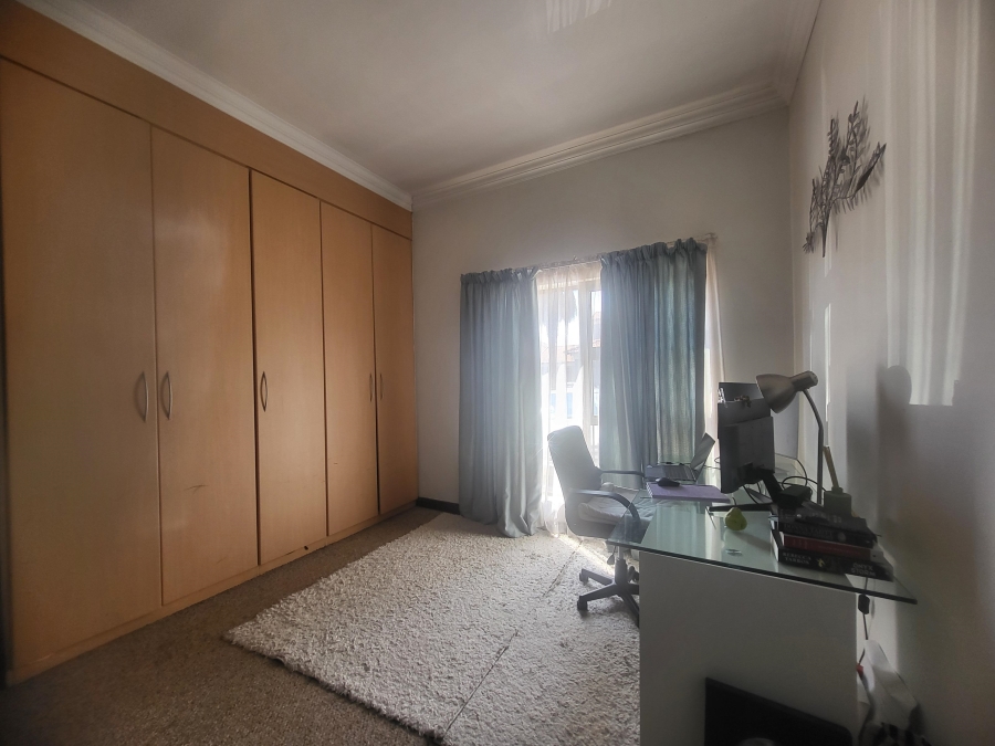 4 Bedroom Property for Sale in Raslouw Gauteng