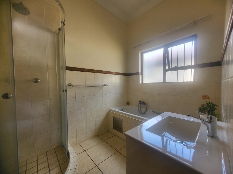 4 Bedroom Property for Sale in Raslouw Gauteng