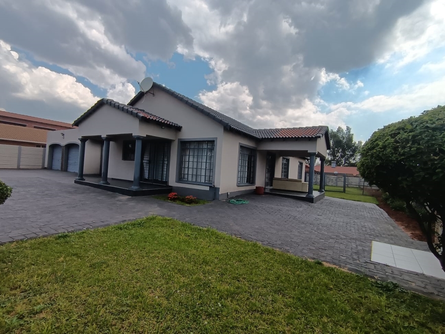 3 Bedroom Property for Sale in Olifantsfontein Gauteng