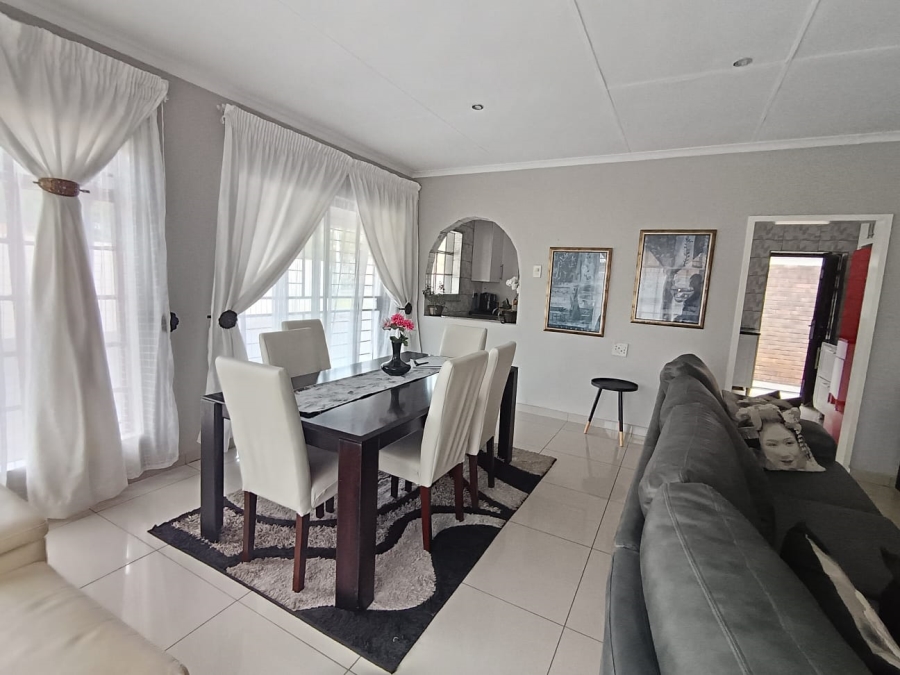 3 Bedroom Property for Sale in Olifantsfontein Gauteng