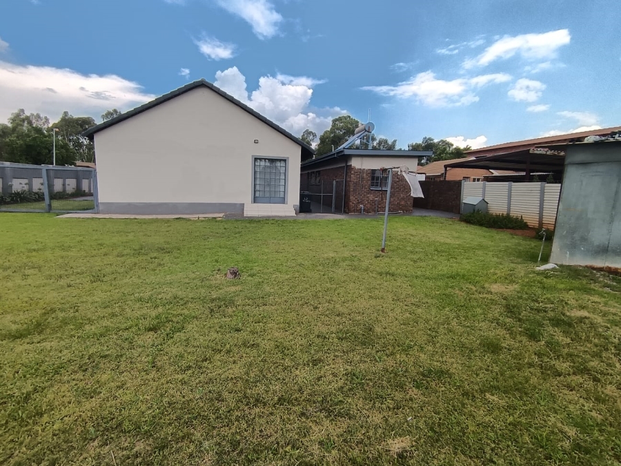 3 Bedroom Property for Sale in Olifantsfontein Gauteng