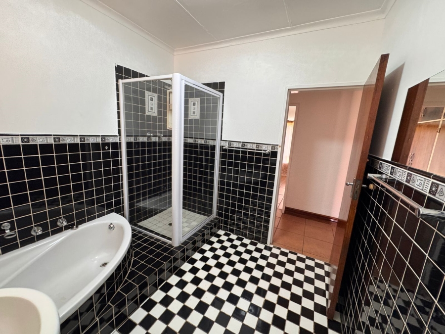 4 Bedroom Property for Sale in Dalpark Gauteng