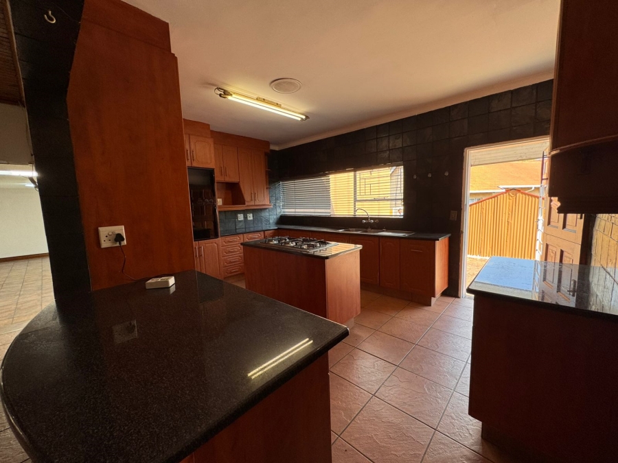 4 Bedroom Property for Sale in Dalpark Gauteng