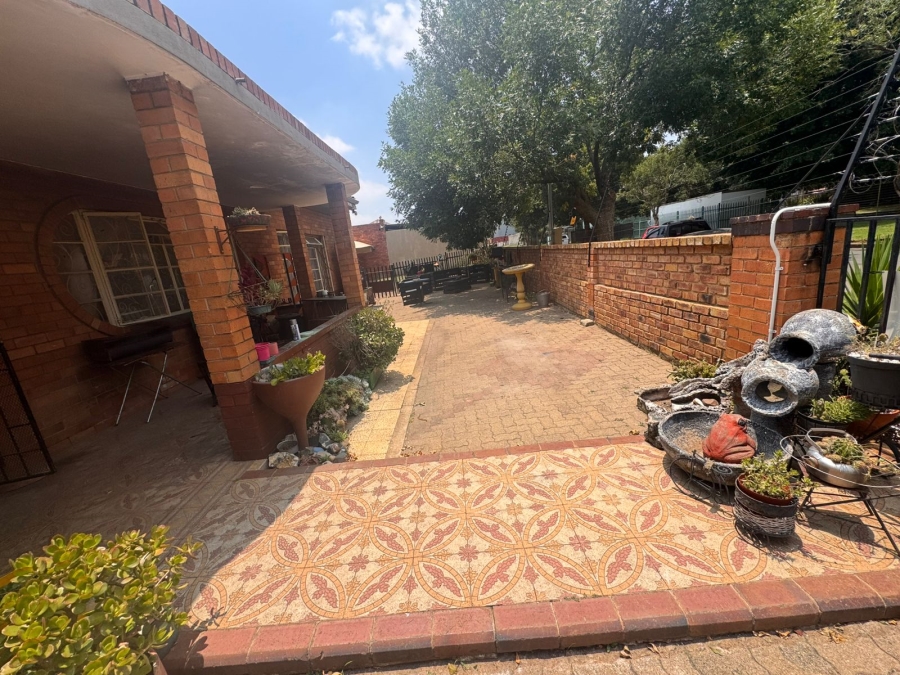 7 Bedroom Property for Sale in Brakpan Central Gauteng