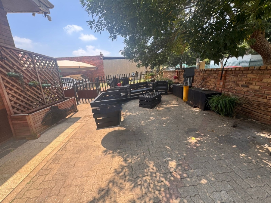 7 Bedroom Property for Sale in Brakpan Central Gauteng