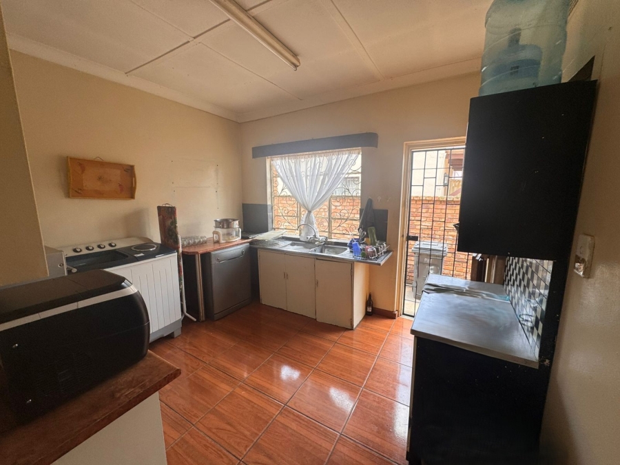 7 Bedroom Property for Sale in Brakpan Central Gauteng