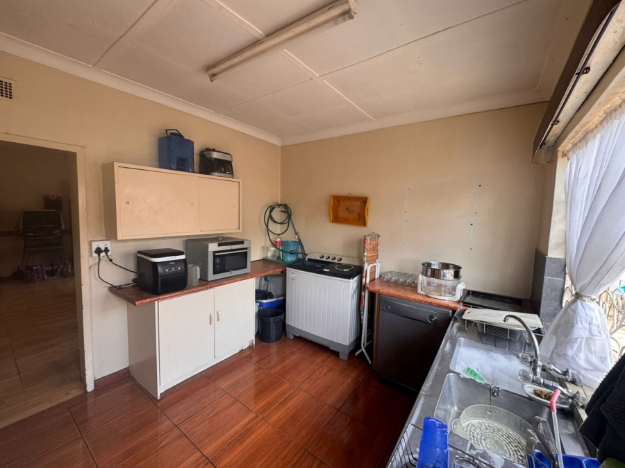 7 Bedroom Property for Sale in Brakpan Central Gauteng