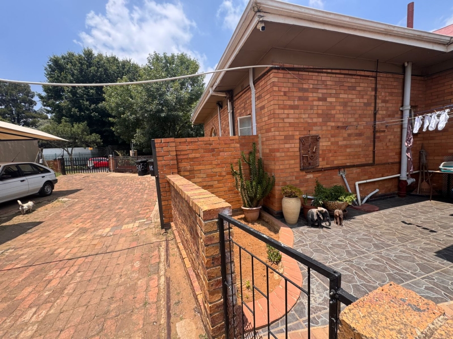7 Bedroom Property for Sale in Brakpan Central Gauteng