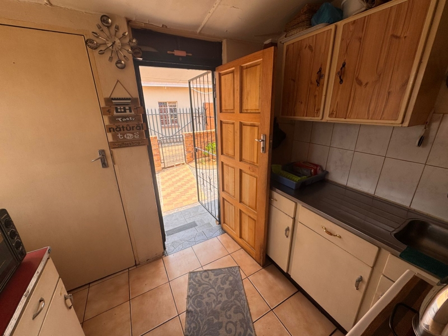 7 Bedroom Property for Sale in Brakpan Central Gauteng