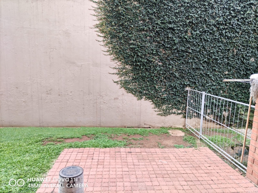 To Let 2 Bedroom Property for Rent in Mayville Gauteng