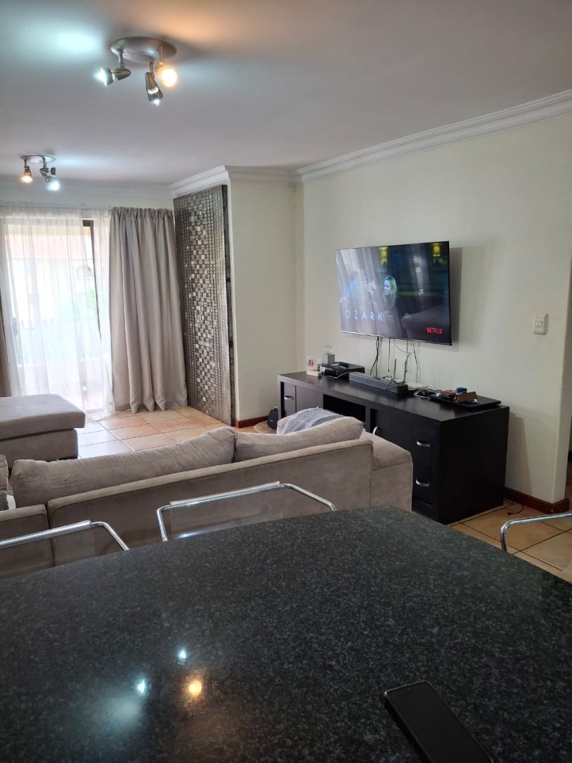 To Let 2 Bedroom Property for Rent in Nieuw Muckleneuk Gauteng