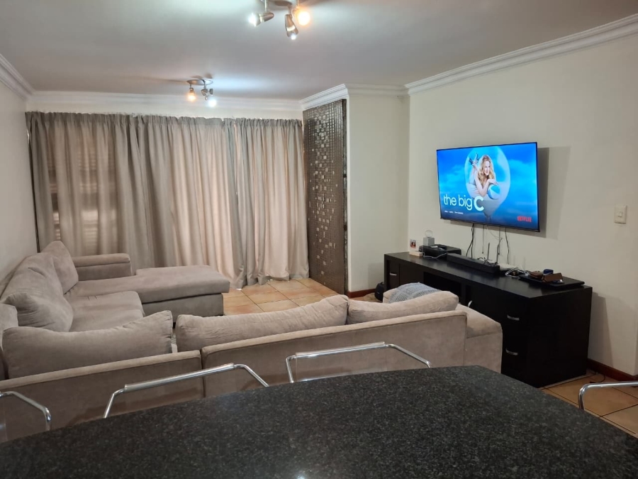 To Let 2 Bedroom Property for Rent in Nieuw Muckleneuk Gauteng