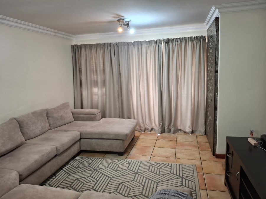To Let 2 Bedroom Property for Rent in Nieuw Muckleneuk Gauteng