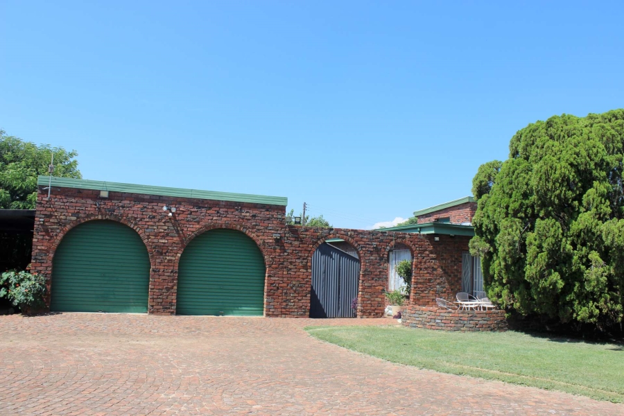 3 Bedroom Property for Sale in Kameeldrift West Gauteng