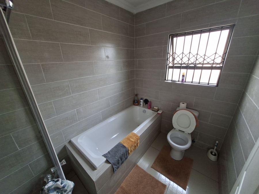 3 Bedroom Property for Sale in Leondale Gauteng