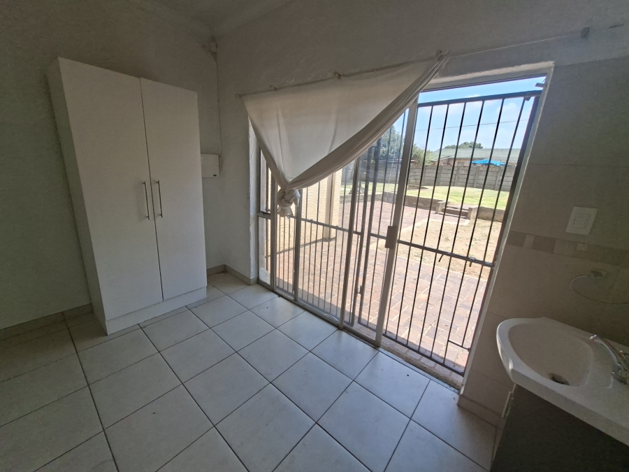 4 Bedroom Property for Sale in Elspark Gauteng