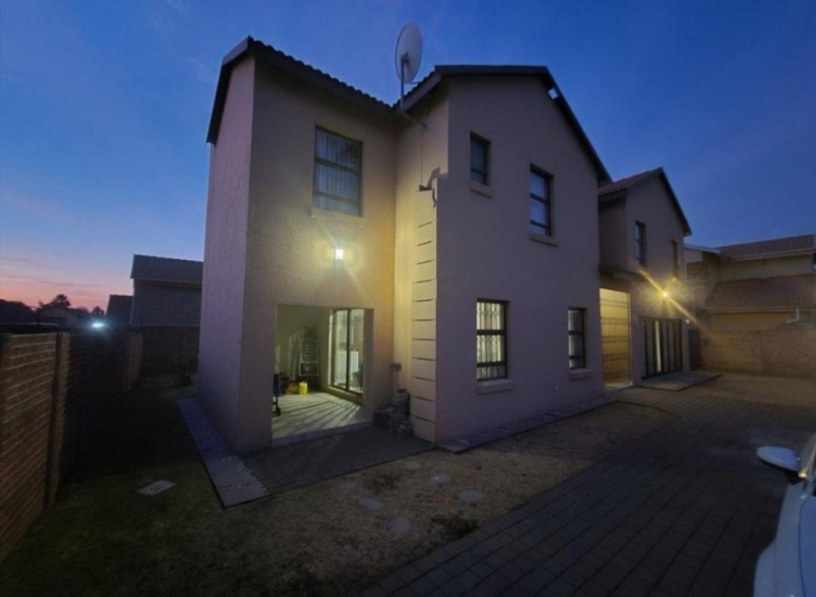 4 Bedroom Property for Sale in Pomona Gauteng