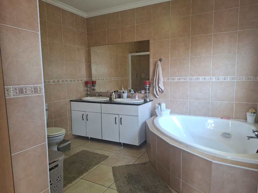 4 Bedroom Property for Sale in Oriel Gauteng