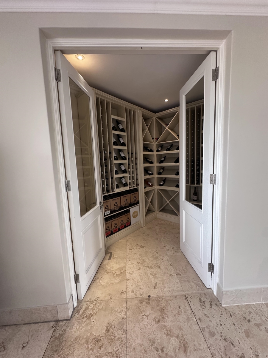 5 Bedroom Property for Sale in Blue Hills Gauteng