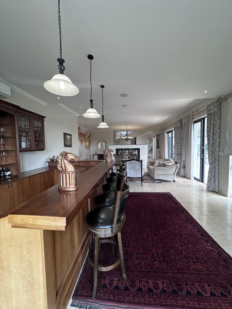 5 Bedroom Property for Sale in Blue Hills Gauteng