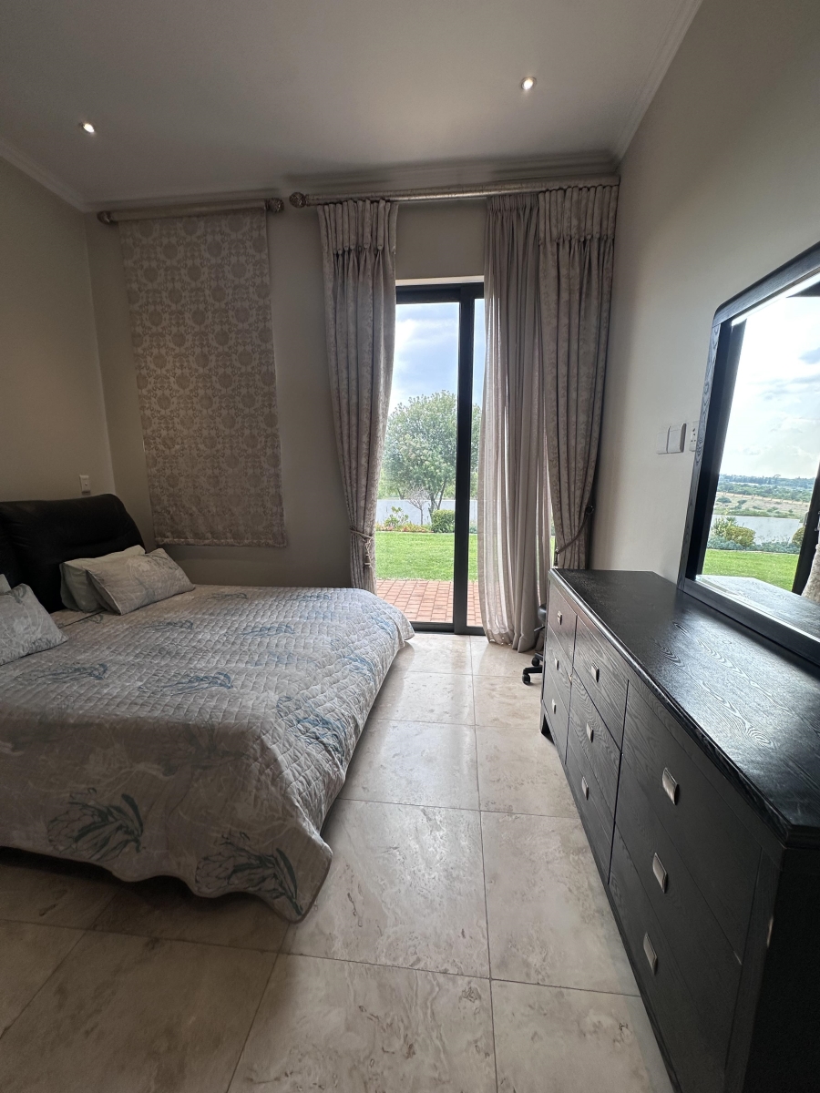 5 Bedroom Property for Sale in Blue Hills Gauteng