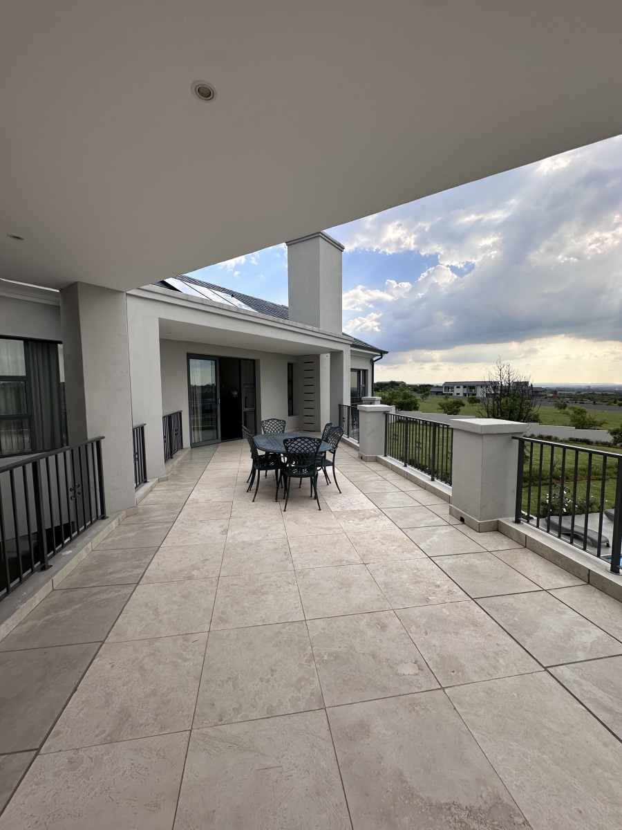 5 Bedroom Property for Sale in Blue Hills Gauteng