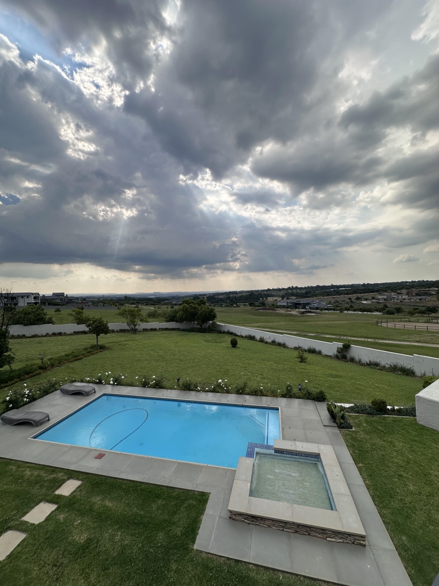 5 Bedroom Property for Sale in Blue Hills Gauteng