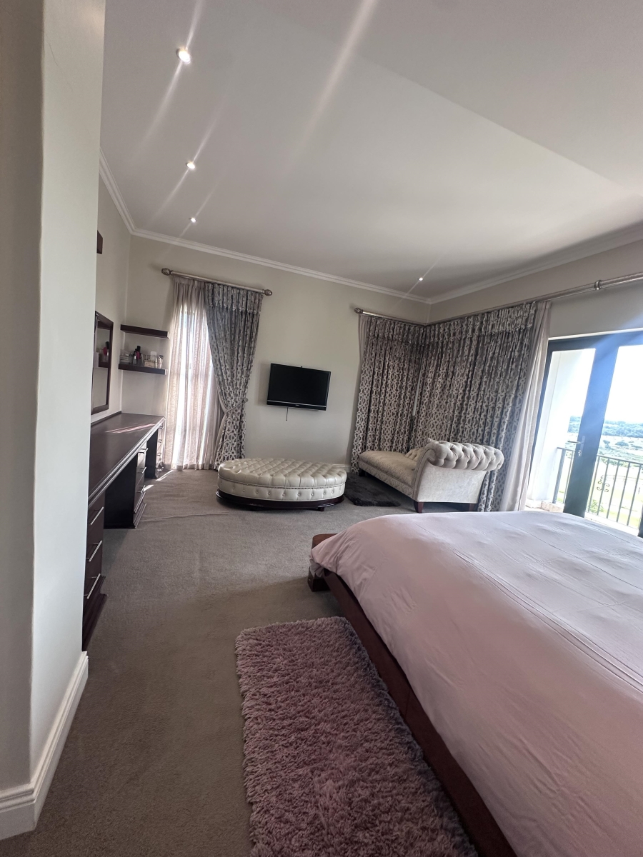 5 Bedroom Property for Sale in Blue Hills Gauteng