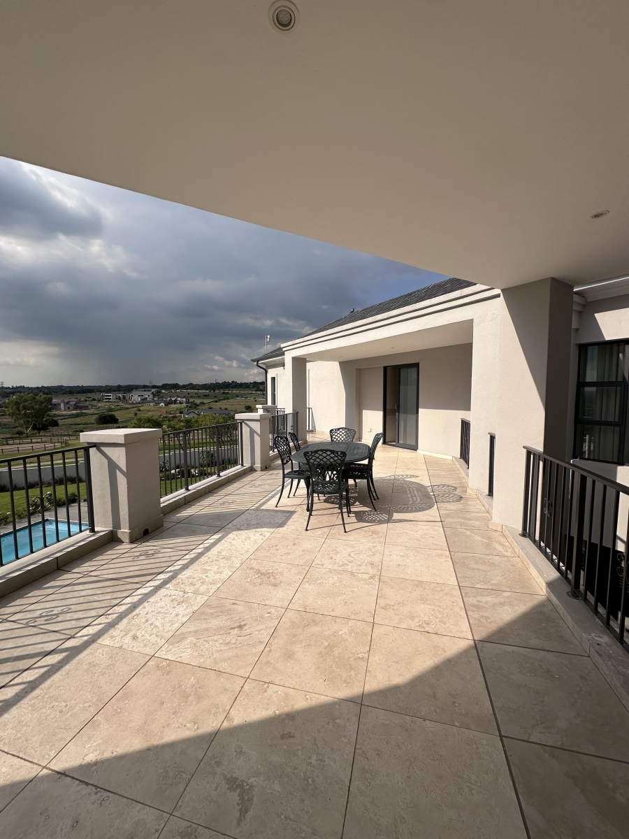 5 Bedroom Property for Sale in Blue Hills Gauteng