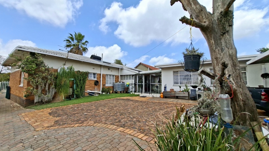 4 Bedroom Property for Sale in Discovery Gauteng