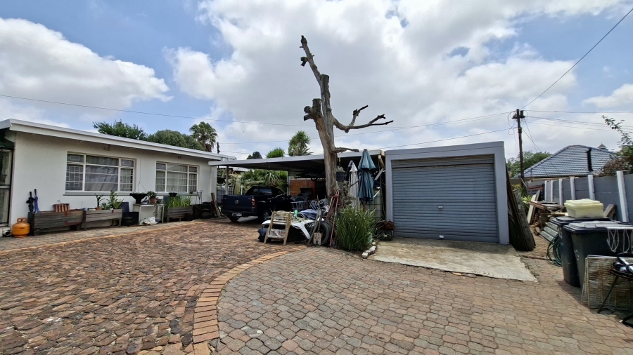 4 Bedroom Property for Sale in Discovery Gauteng
