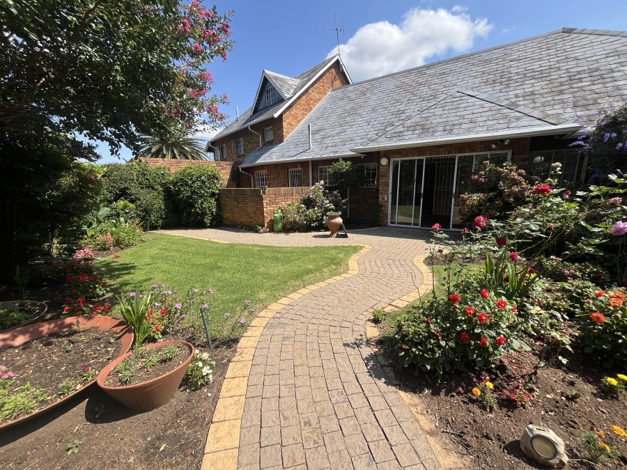 4 Bedroom Property for Sale in Dowerglen Gauteng